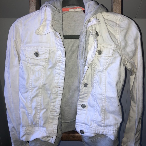White jean jacket with inner sweater with hood - Picture 1 of 5